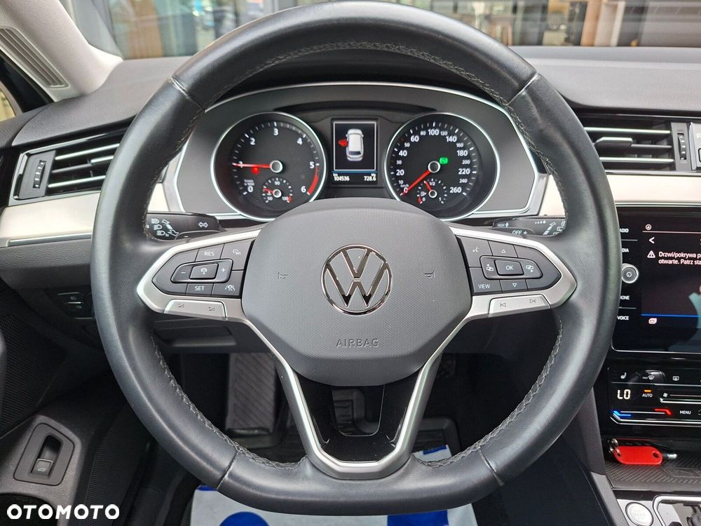 Volkswagen Passat - 10