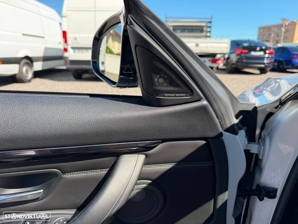 BMW M4 Auto - 33