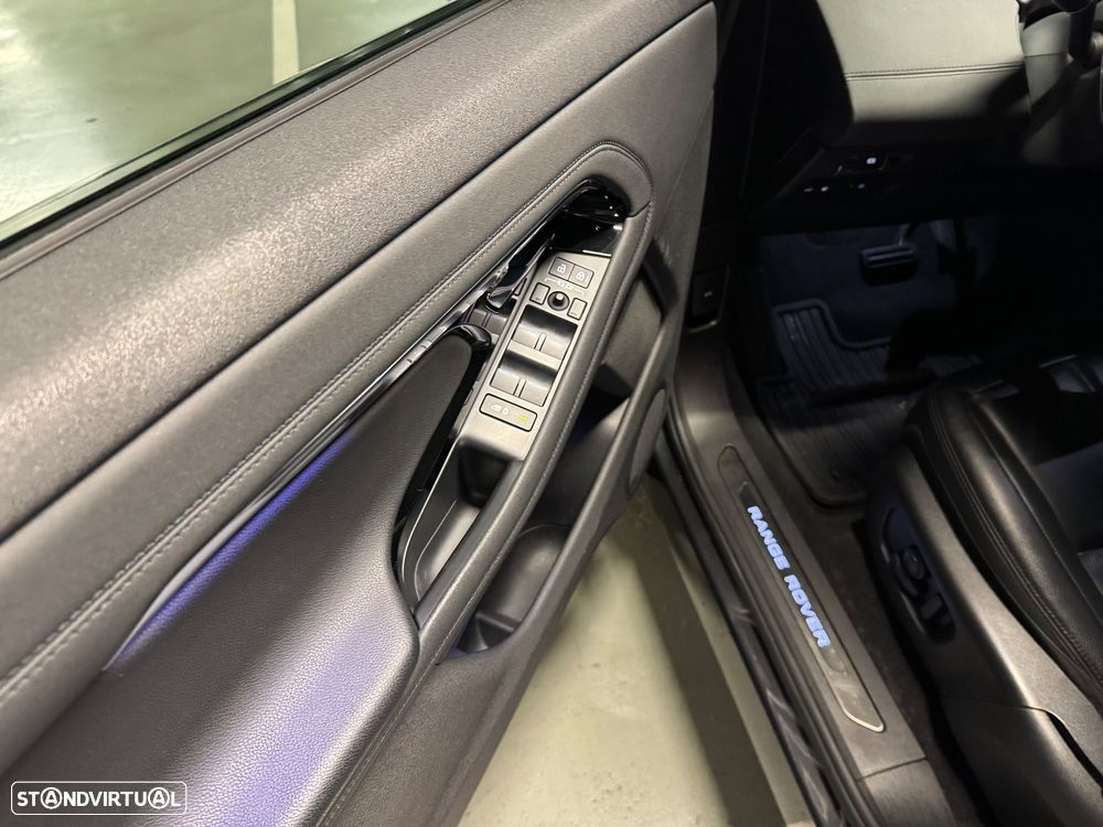 Land Rover Range Rover Evoque 1.5 P300e AWD Bronze Collection Auto - 3