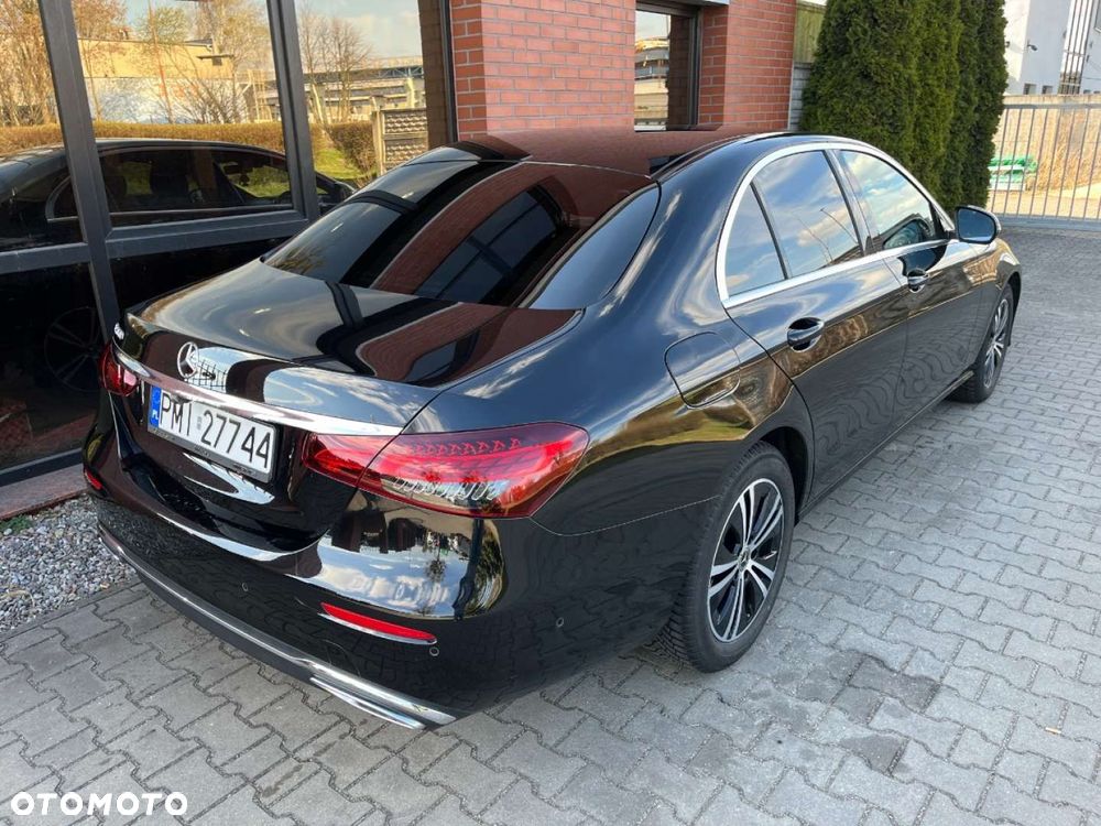 Mercedes-Benz Klasa E 200 9G-TRONIC Exclusive - 3