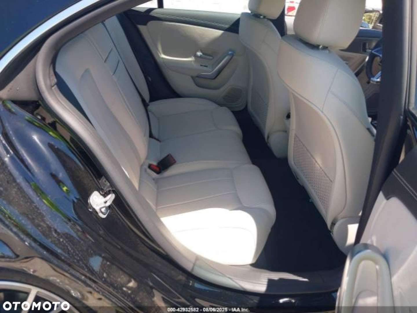 Mercedes-Benz CLA - 13