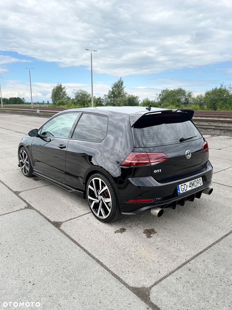 Volkswagen Golf - 18