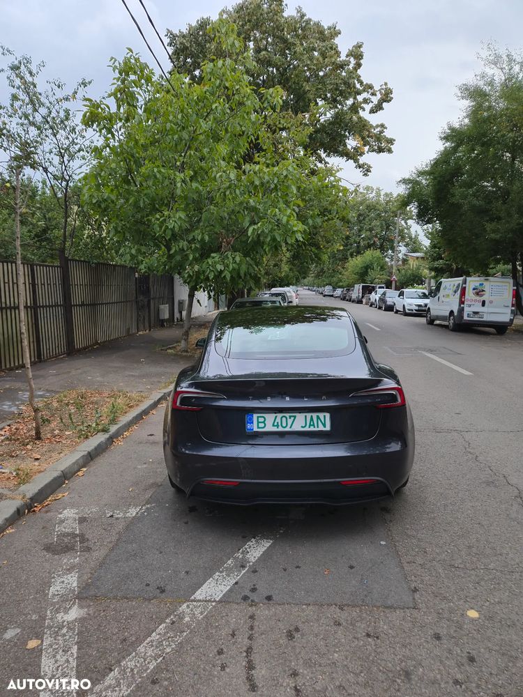 Tesla Model 3 - 5