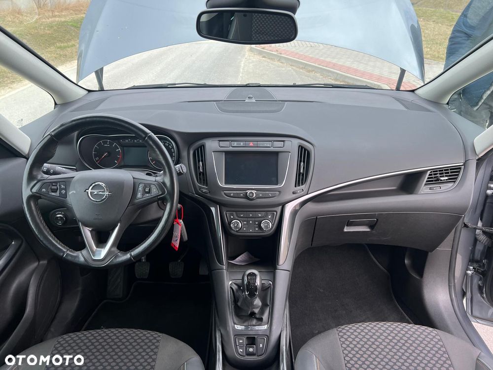 Opel Zafira 1.6 T Plus S&S - 11