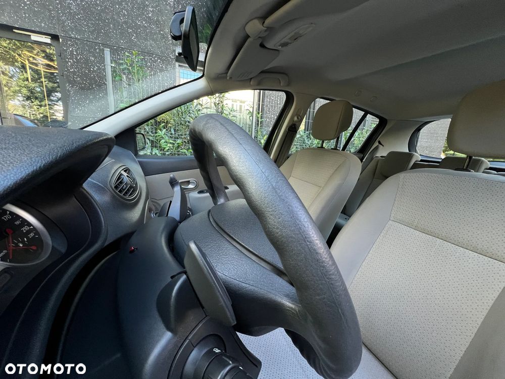 Renault Clio - 10