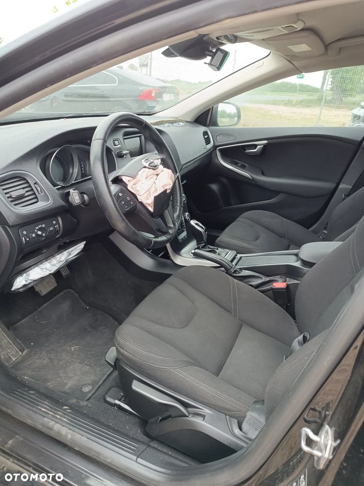 AUTO NA CZĘŚCI -VOLVO V40 NA CZĘŚCI ĆWIARTKA BŁOTNIK POSZYCIE KLAPA ZDERZAK LAKIER 717-46 Dostawa GWARANCJA !!! Ćwiartka Drzwi Podłużnica Wanna Cały na części GWARANCJA !!! Przód Tył Zestaw Komplet Drzwi Klapa Zderzak Błotnik Maska Grill Atrapa Szyba Pas Lampa Lusterko Boczki Fotel Kanapa Kokpit Deska Rozdzielcza Przełącznik Włącznik Sterownik Przewody Wiązka Instalacja Moduł Komputer Czujnik Listwa Pompa Alternator Wtryski Głowica Rozrusznik Kompresor Sprzęgło Dwumas Silnik Skrzynia ABS Klimatyzacji Paliwa Wspomagania Kolektor Turbina Przepustnica Zawór Chłodnica Koło Hak Belka Sanki Zawieszenie Mcpherson Półoś Amortyzator Wydech Tłumik Zacisk Most - 14