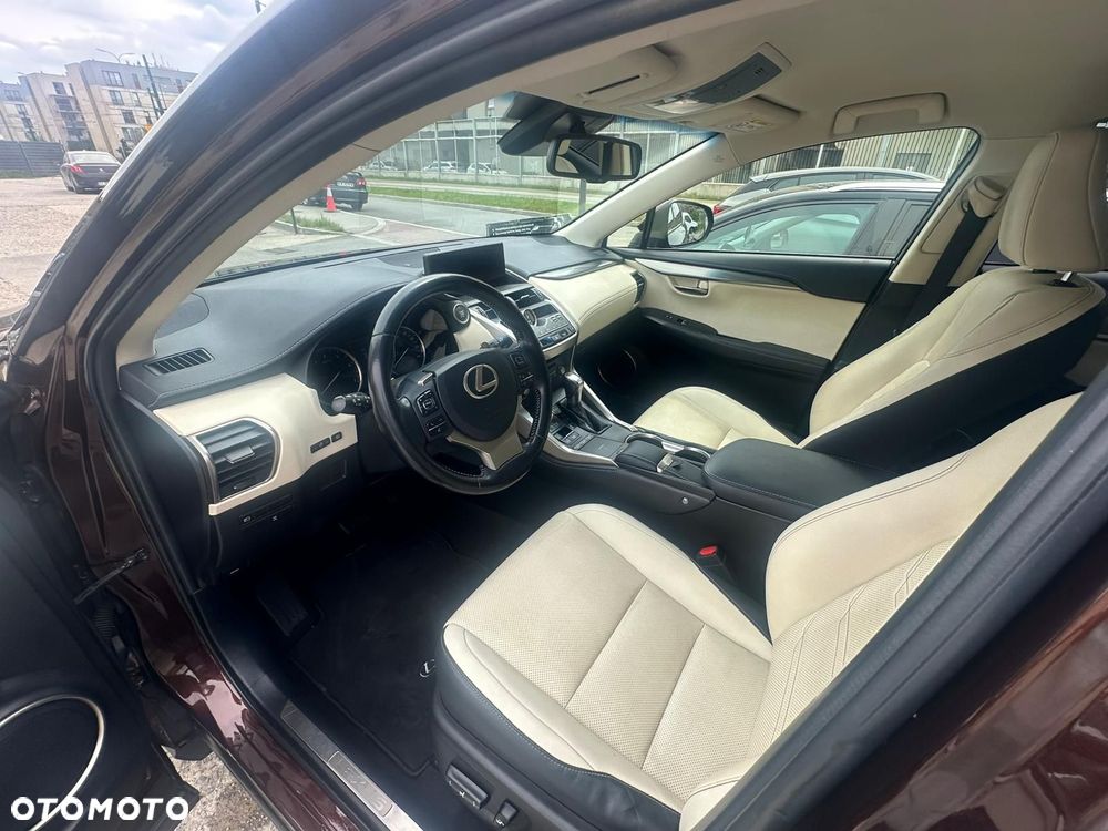 Lexus NX 300 Prestige AWD - 4