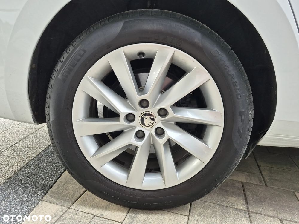 Skoda Superb 2.0 TDI SCR Ambition DSG - 28