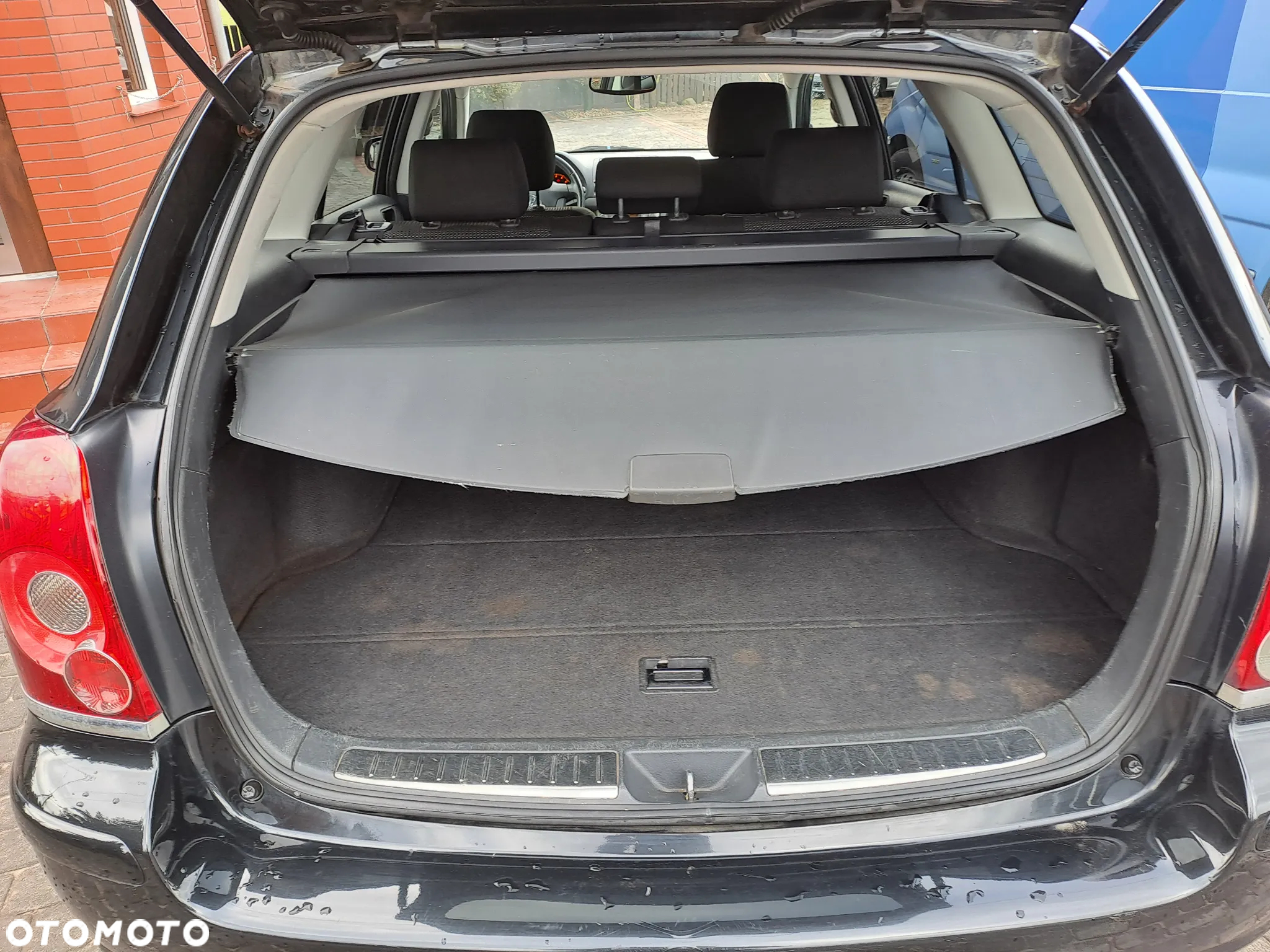 Toyota Avensis - 8