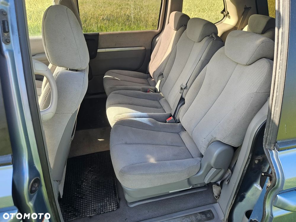 Kia Carnival - 6