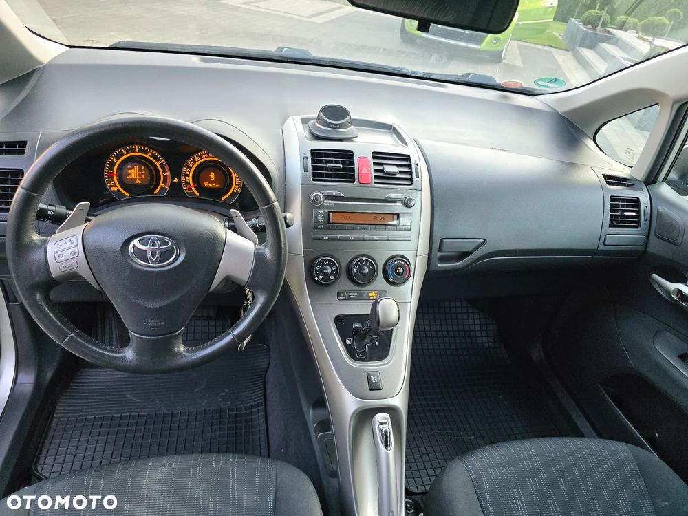 Toyota Auris - 25
