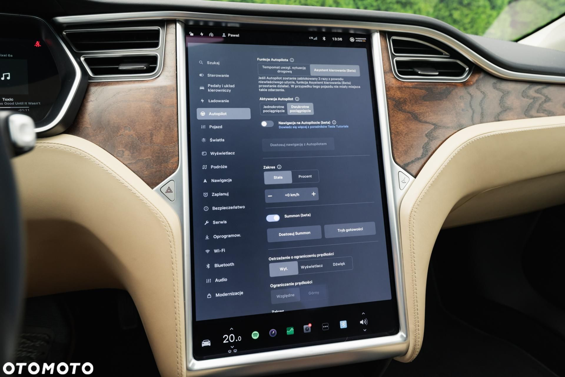Tesla Model S - 25