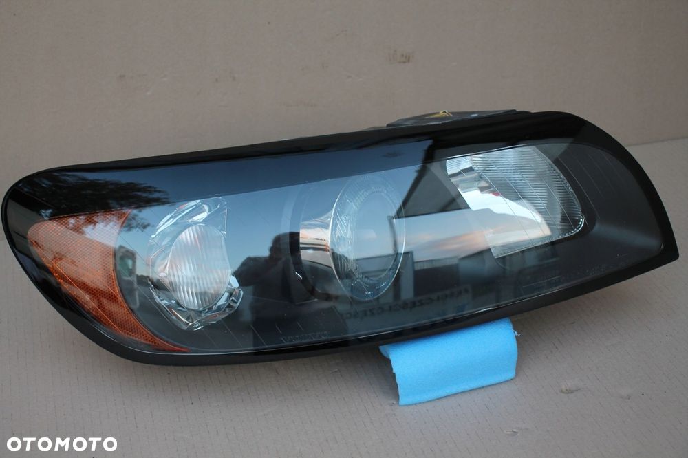 volvo c30 prawa lampa prawy xenon 30657173, 31214542, 31214571 europa - 1