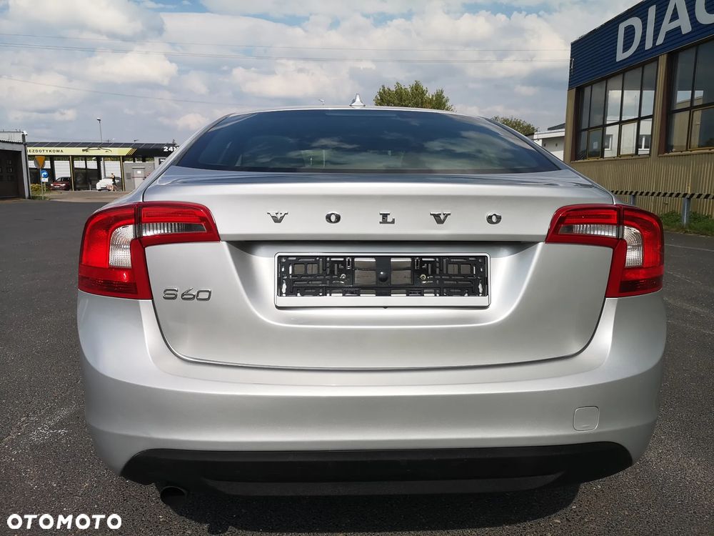 Volvo S60 D2 - 17
