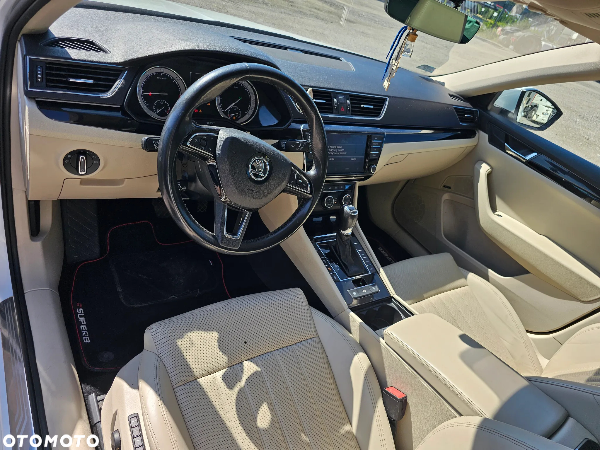 Skoda Superb 2.0 TDI L&K DSG - 13