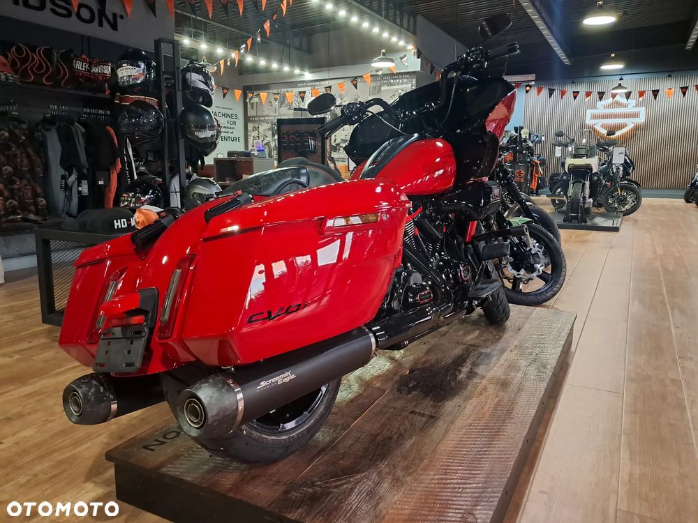 Harley-Davidson Touring Road Glide - 4