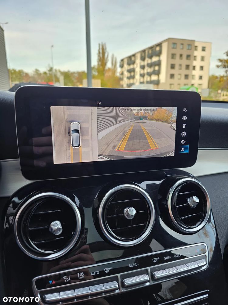 Mercedes-Benz GLC 220 d 4Matic 9G-TRONIC AMG Line - 33