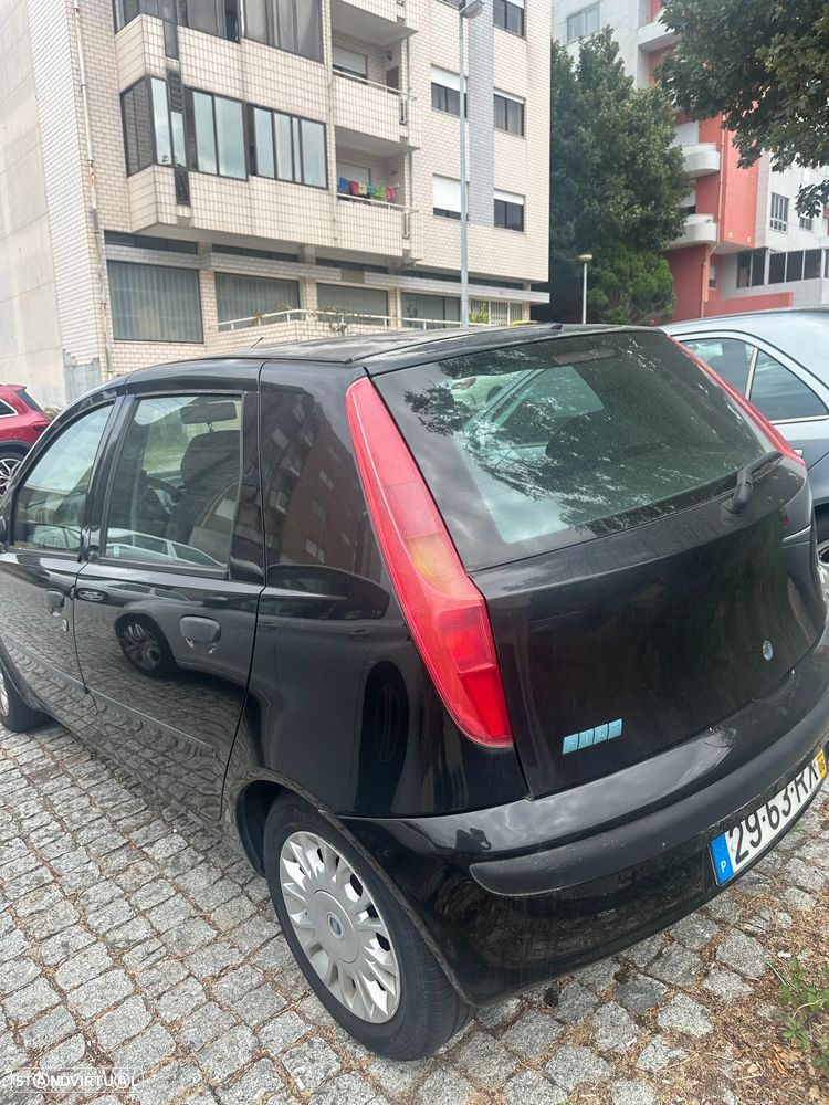 Fiat Punto 1.2 16V HLX - 8