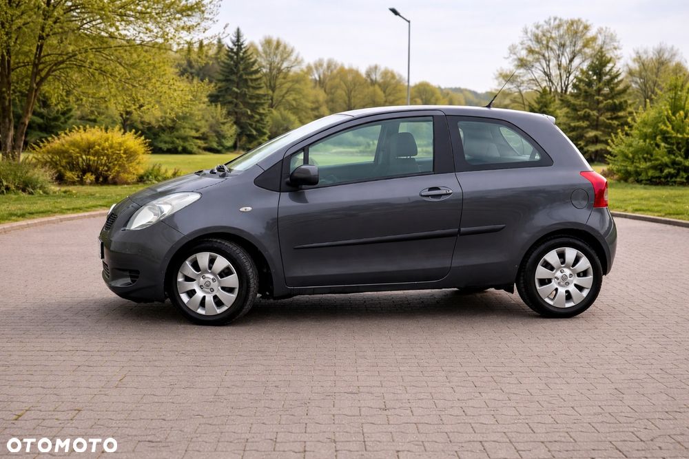 Toyota Yaris 1.3 Luna Premium - 4