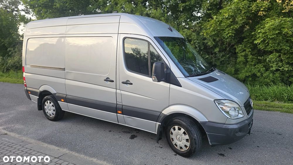 Mercedes-Benz Sprinter - 11