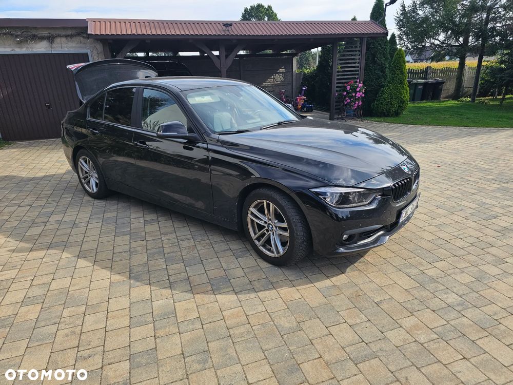BMW 3 Series 2018 photo 3