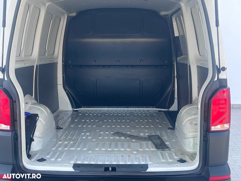 Volkswagen Transporter - 12