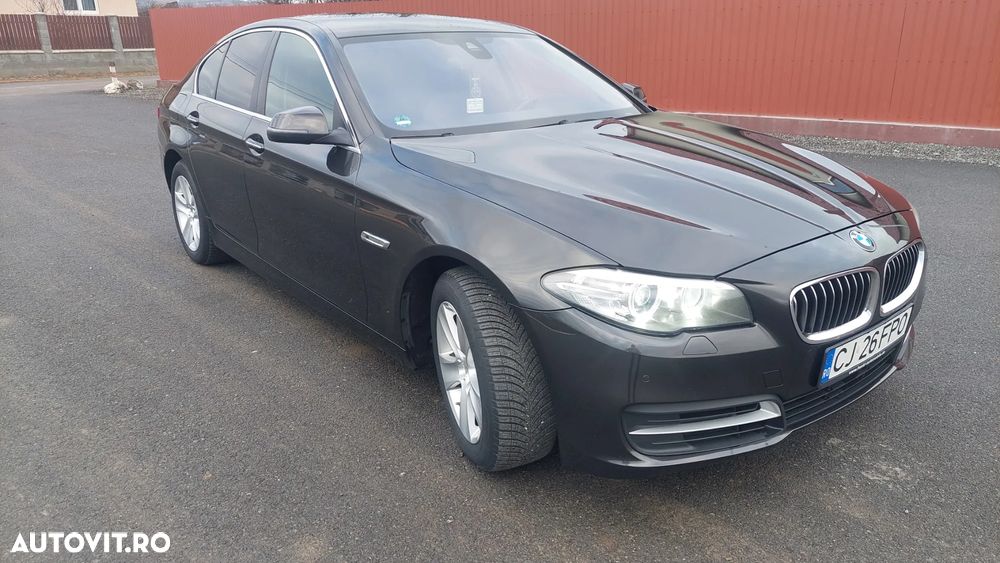 BMW Seria 5 520d Aut. Luxury Line - 10