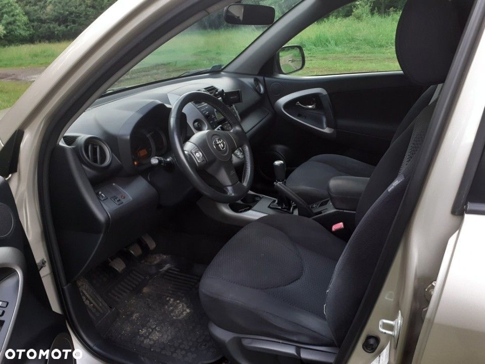 Toyota RAV4 2.0 VVT-i Luna - 6