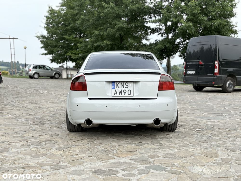 Audi A4 Limousine - 4