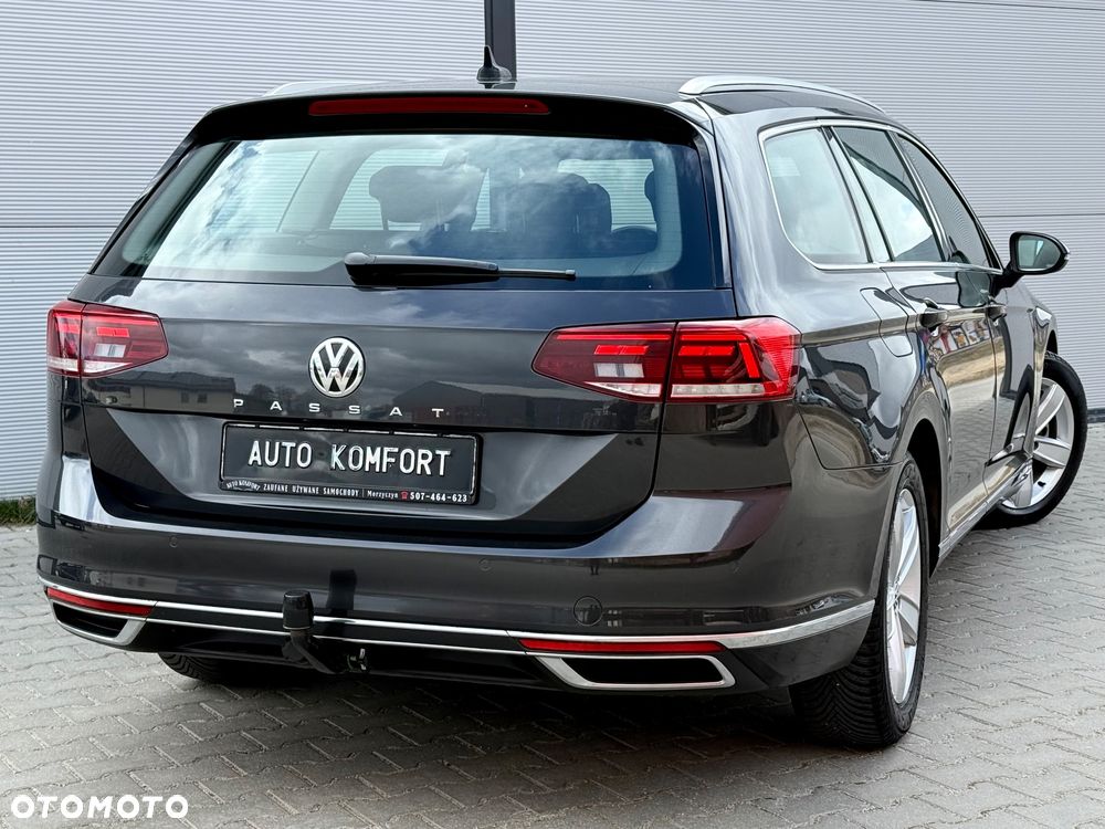 Volkswagen Passat Variant 2.0 TDI SCR DSG BlueMotion Highline - 11