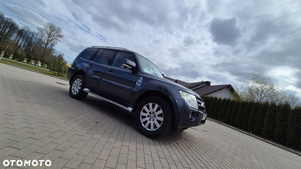 Mitsubishi Pajero - 1