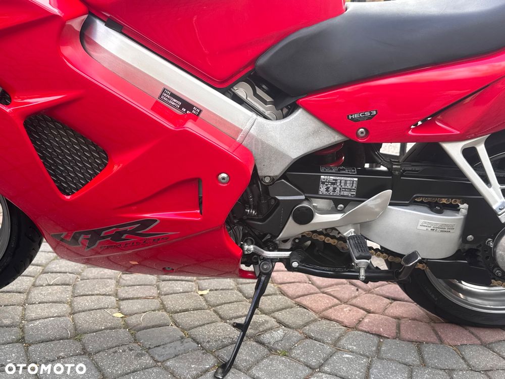 Honda VFR - 16