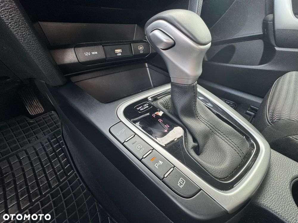 Kia XCeed 1.5 T-GDI M DCT - 12