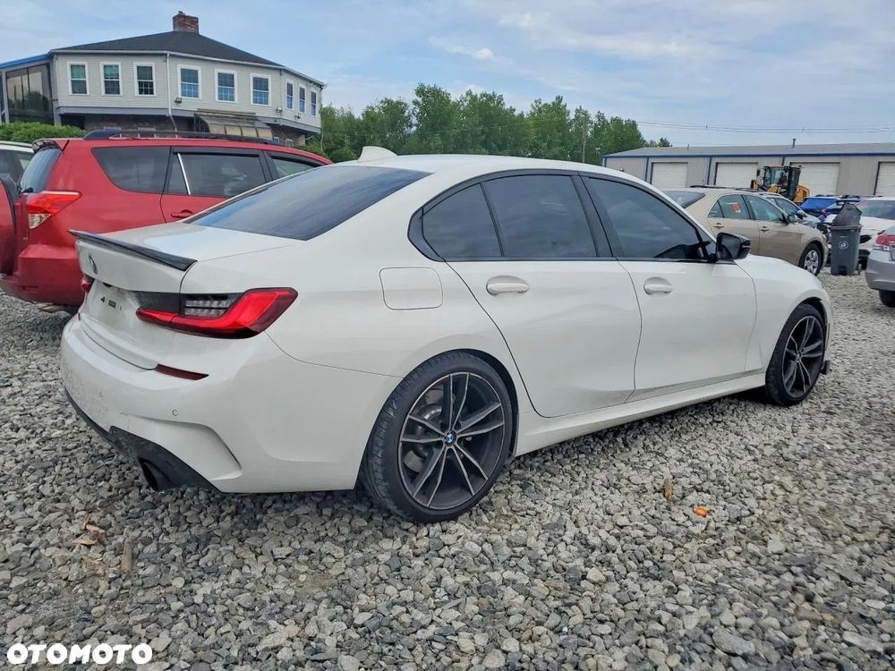 BMW Seria 3 330i M Sport - 4