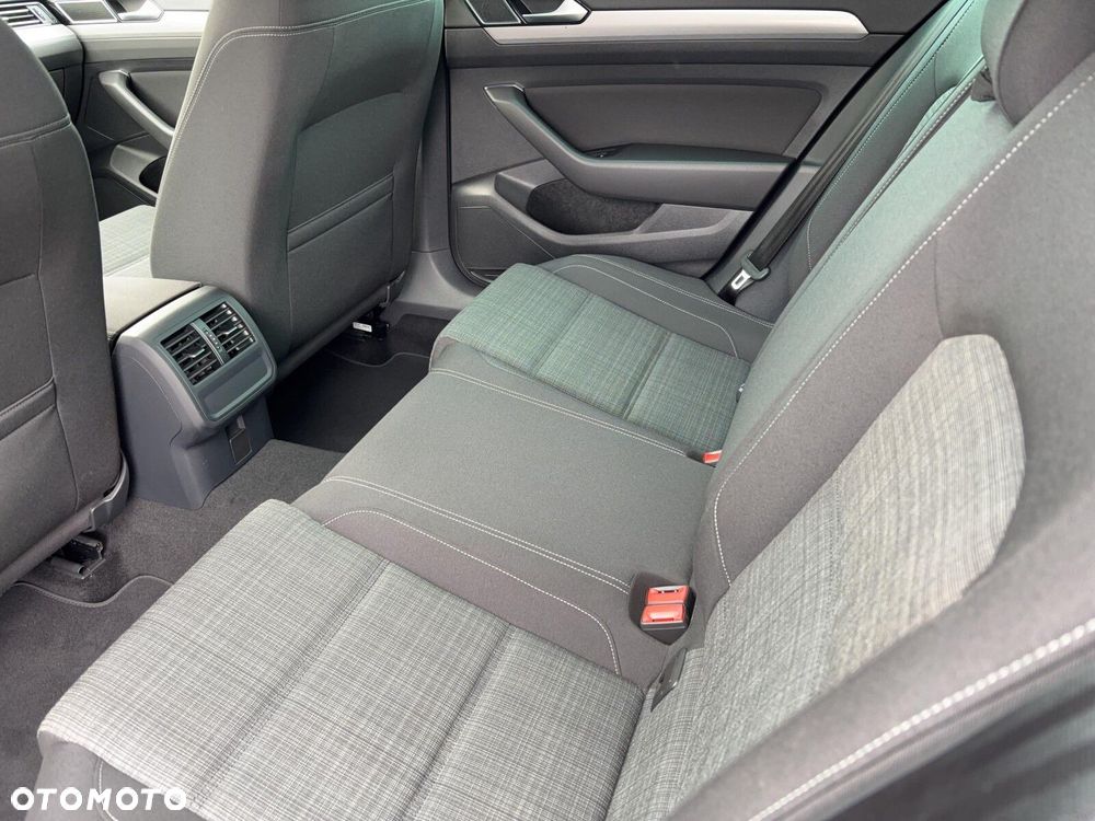 Volkswagen Passat Variant 2.0 TDI EVO Business DSG - 15