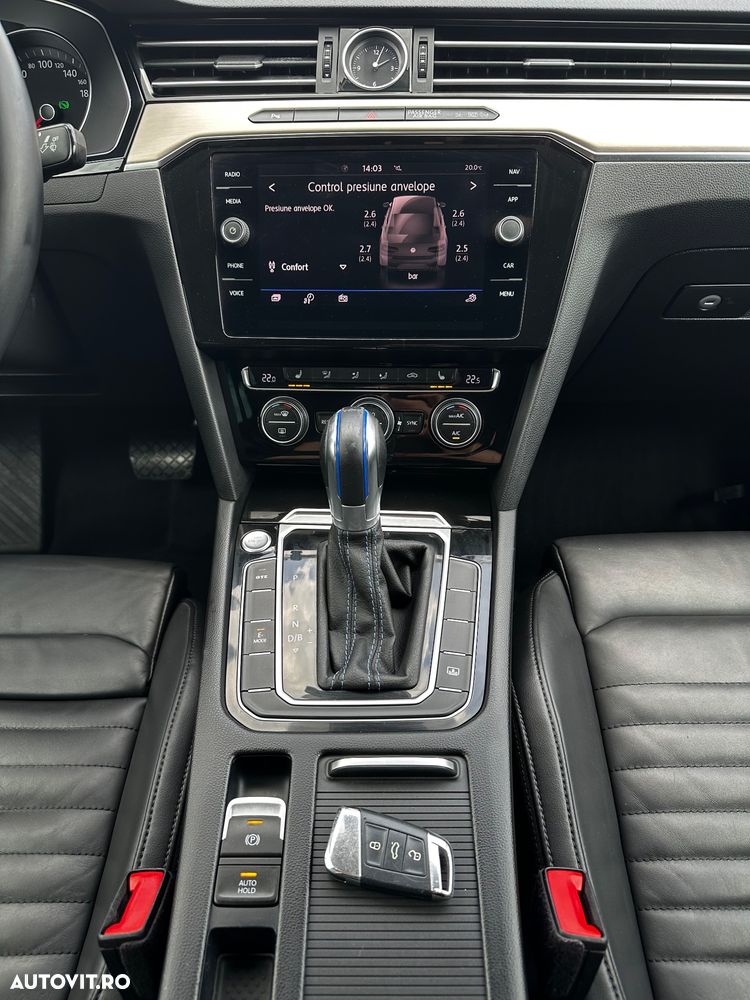 Volkswagen Passat - 25