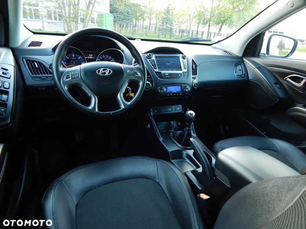 Hyundai ix35 1.7 CRDi 2WD blue Finale Silver - 31