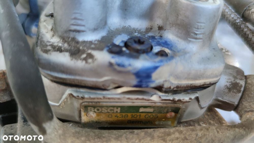 ROZDZIELACZ PALIWA AUDI 80 0438101005 026133353 0438121011 - 2