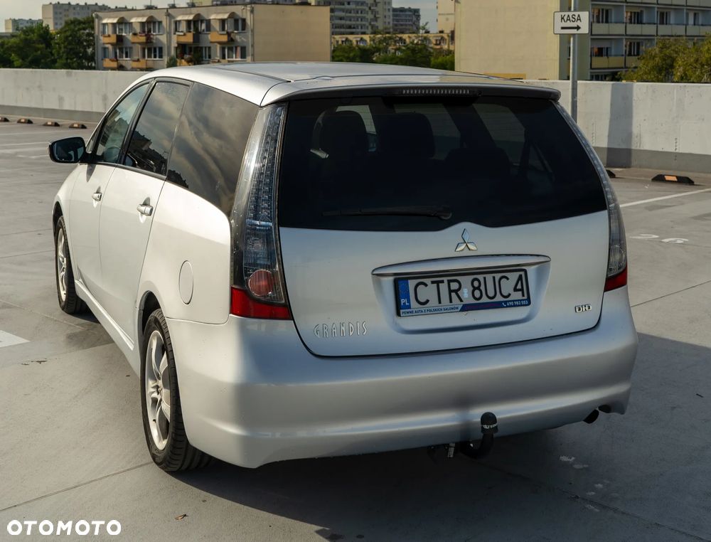 Mitsubishi Grandis 2.0 DI-D 6-Sitzer Intense - 5