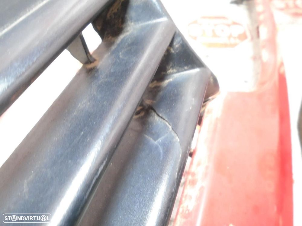 GRELHA FRONTAL VOLKSWAGEN GOLF III 1993 - 1