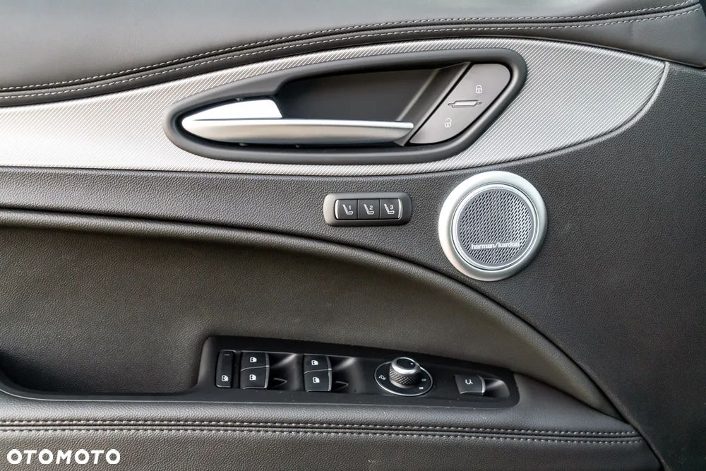 Alfa Romeo Stelvio 2.0 Turbo Veloce Q4 - 18