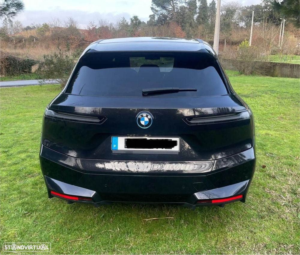 BMW iX xDrive 40 - 33