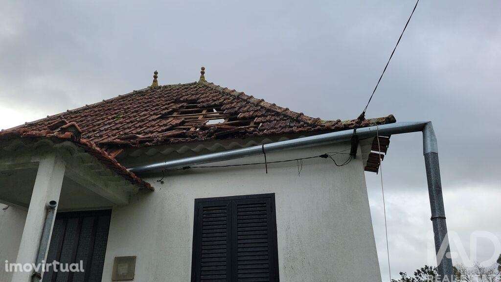 Casa / Villa T2 em Santiago e São Simão de Litém e Albergaria dos Doze - Grande imagem: 4/17