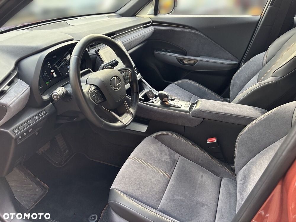 Lexus LBX