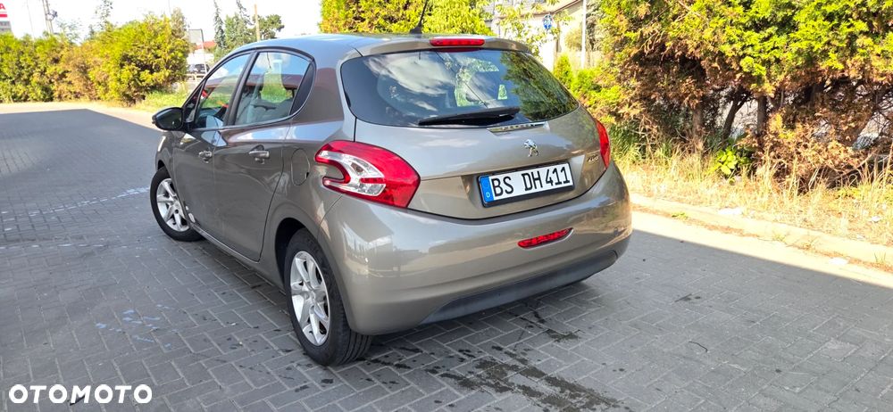 Peugeot 208 - 14