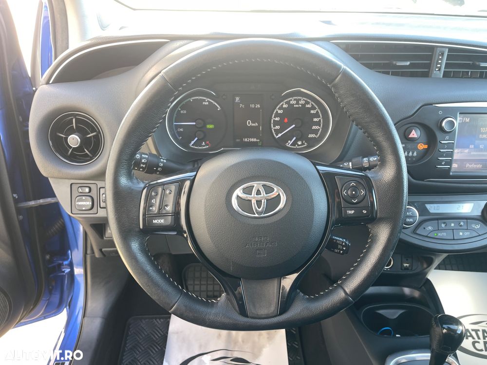 Toyota Yaris ver-1-5-vvt--i-selection - 38