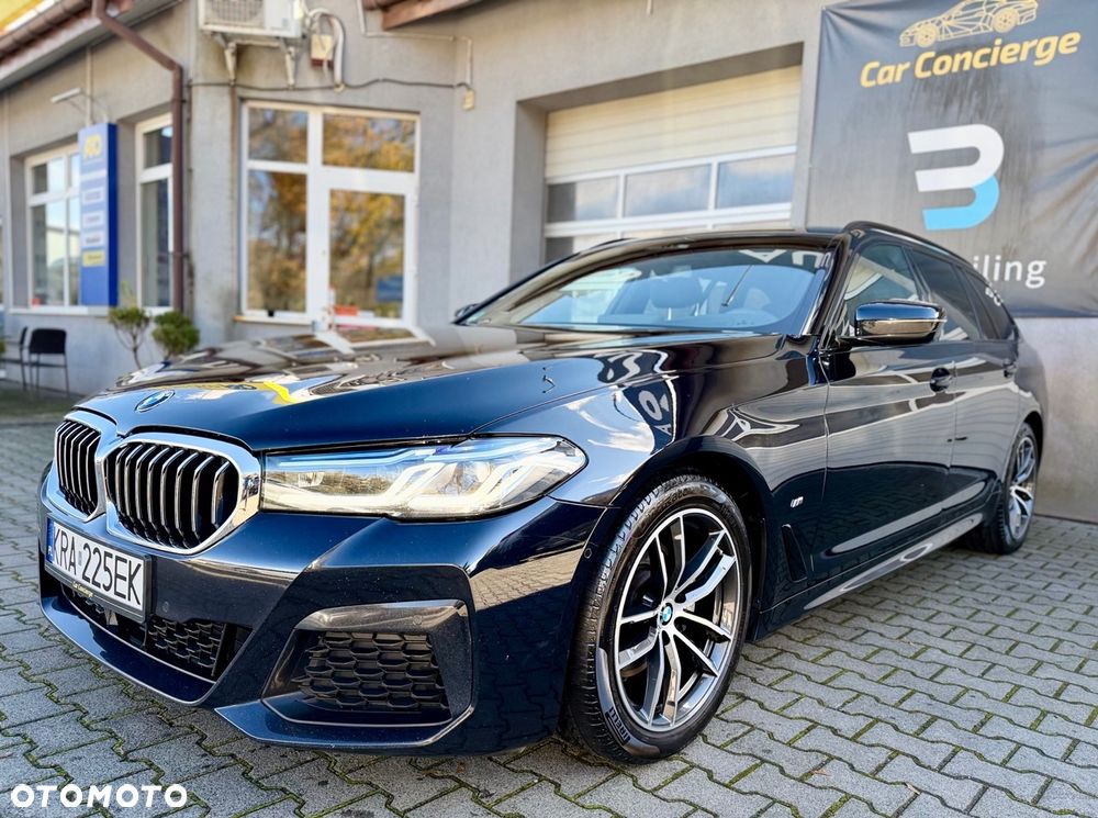 BMW Seria 5 520d xDrive Touring M Sport Edition - 7