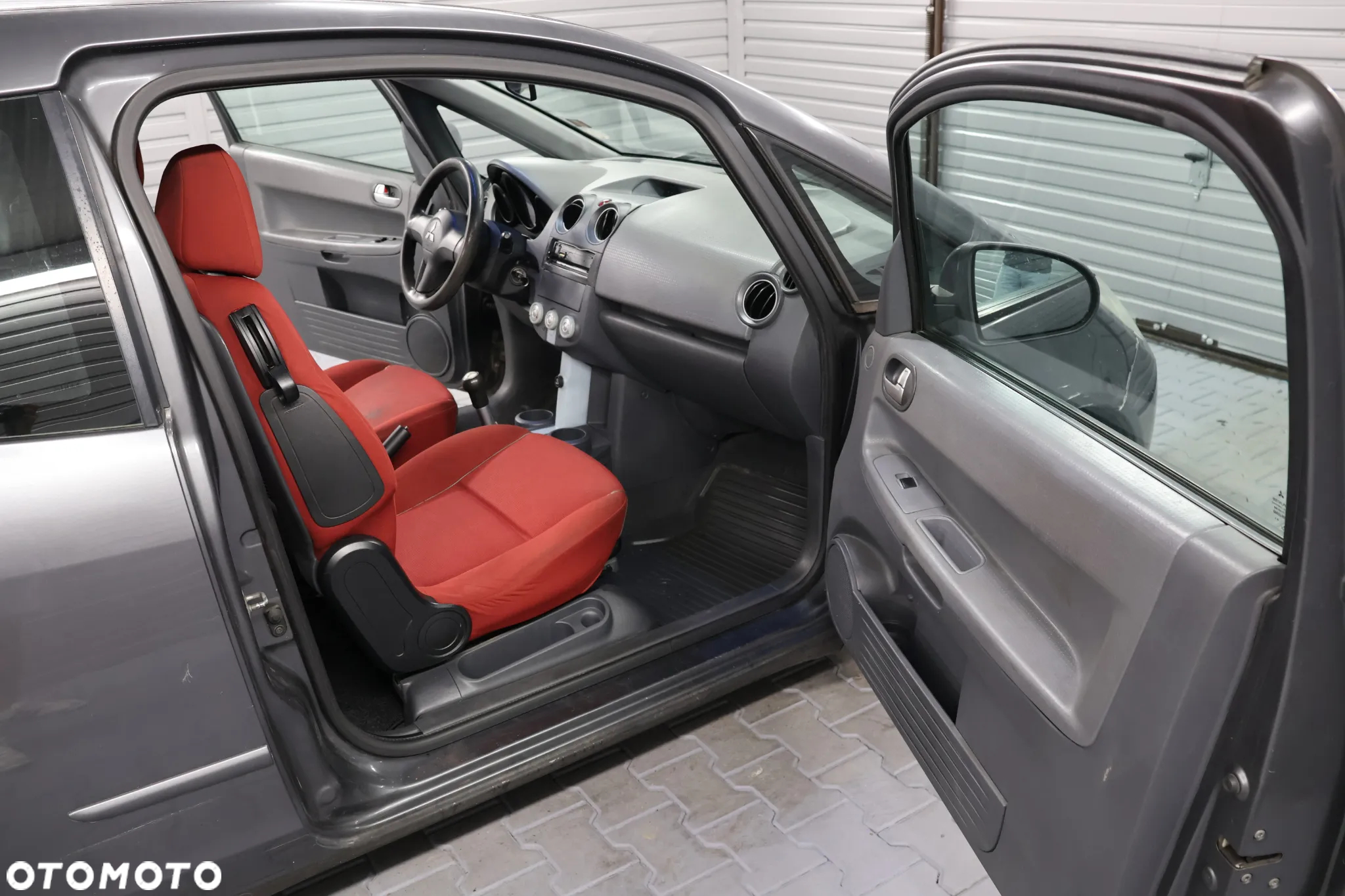 Mitsubishi Colt 1.3 Inform - 8