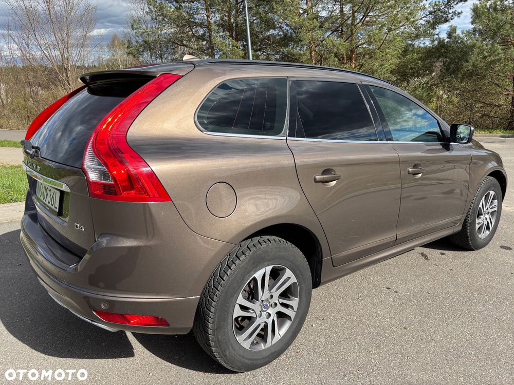 Volvo XC 60 D4 Drive-E Momentum - 4