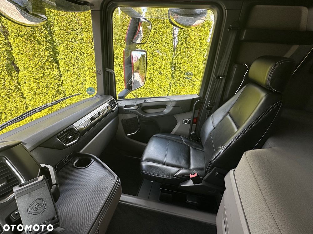 Scania / R500 / 6X2 / HAKOWIEC / Oś-SKRĘTNA-PODNOSZONA / - 34